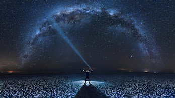 دانلود والپیپر سیلوئت مرد در برابر کهکشان Stars Night Sky Silhouette