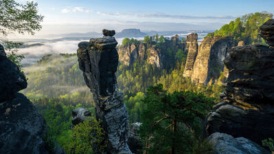 دانلود والپیپر منظره سنگ و جنگل کوه Mountain Rock Forest Nature Scenery