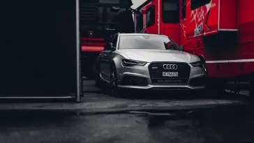دانلود والپیپر متحرک آئودی RS6 حادثه‌ای Audi RS6 Hazard