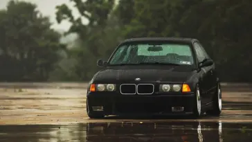 دانلود والپیپر متحرک بی‌ام‌دبلیو ای۳۶ مشکی BMW E36 Black