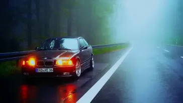 دانلود والپیپر متحرک بی‌ام‌دبلیو ای۳۶ BMW E36 Flashing Lights