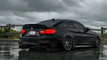 دانلود والپیپر متحرک بی‌ام‌دبلیو M4 مشکی BMW M4 Black