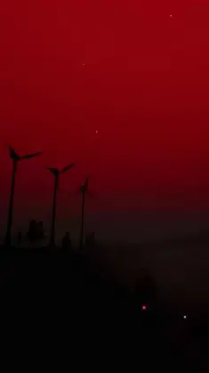 دانلود والپیپر متحرک آسمان قرمز مه‌آلود Foggy Red Sky
