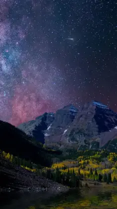 دانلود والپیپر متحرک کوهستان و آسمان پرستاره