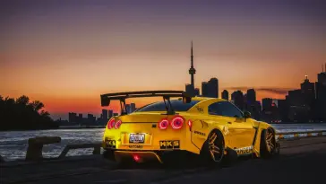 دانلود والپیپر متحرک ماشین نیسان جی‌تی‌آر Nissan GT-R – مدل زرد